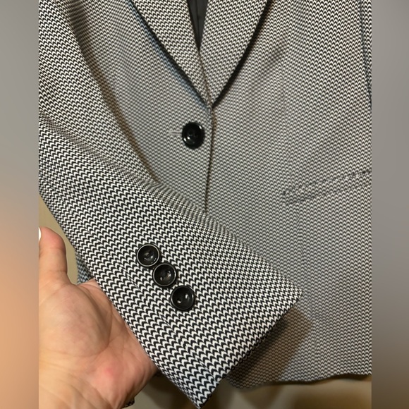 TAHARI ARTHUR S. LEVINE Checked Blazer - Picture 3 of 6